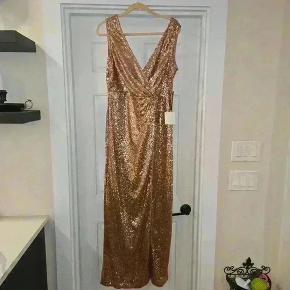 NWT Lulus Rose Gold Sequins Sleeveless Stretch Formal Party Gown Size XL - Picture 3 of 12